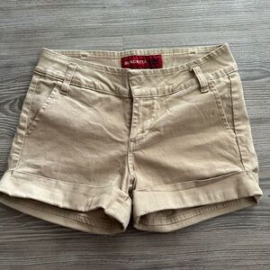 Bendetta ladies shirt beige sz 5